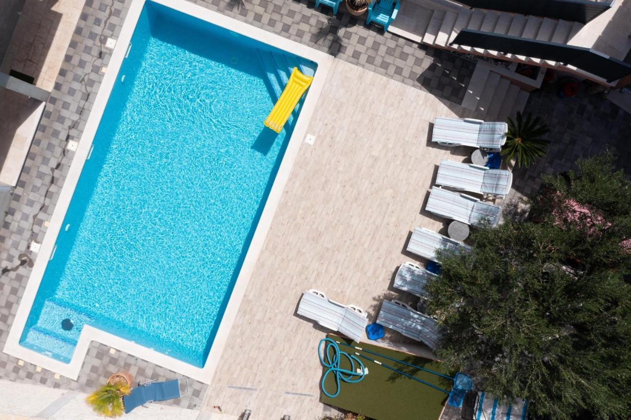 Apartments Villa Monique Rogoznica  Luaran gambar