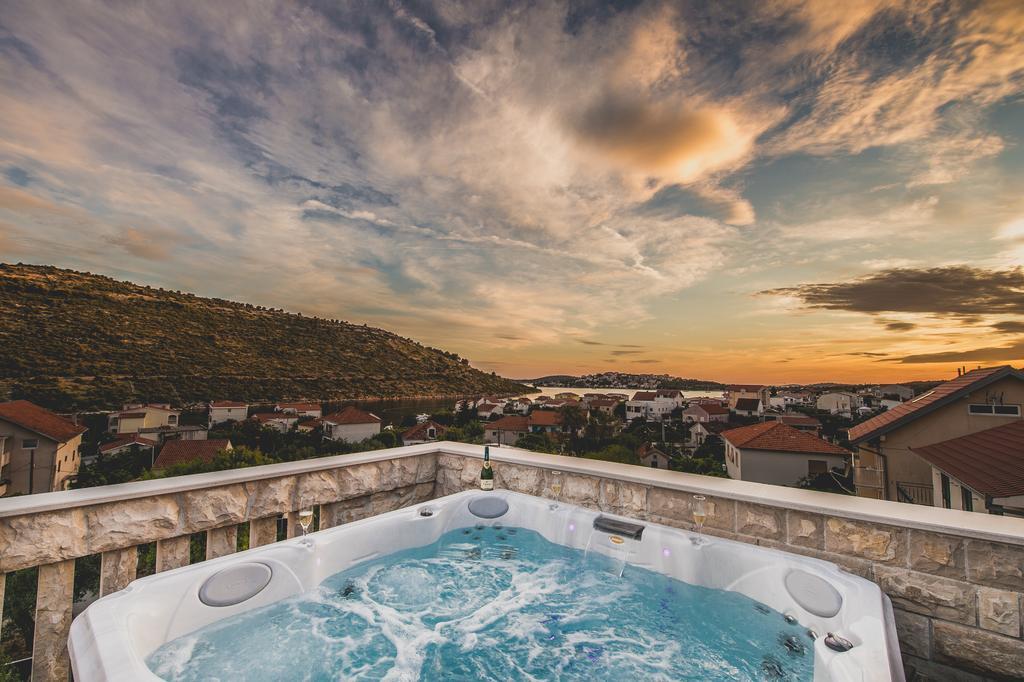Apartments Villa Monique Rogoznica  Bilik gambar