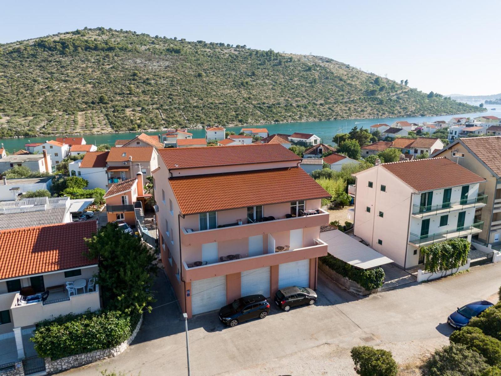 Apartments Villa Monique Rogoznica  Luaran gambar