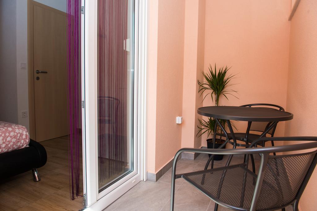 Apartments Villa Monique Rogoznica  Luaran gambar