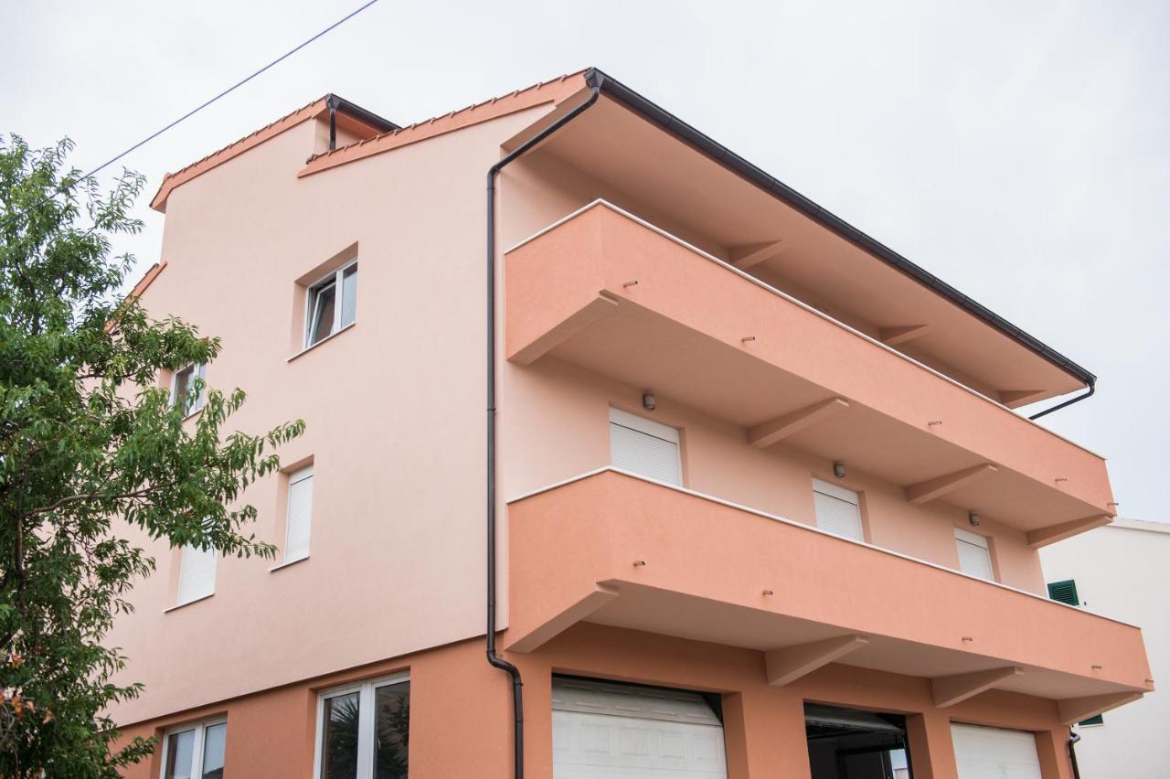 Apartments Villa Monique Rogoznica  Luaran gambar